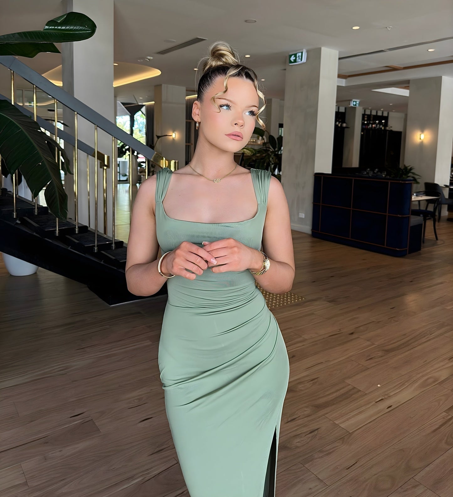 Robe Midi Chic Aveline – Élégante, Blanche et Confortable